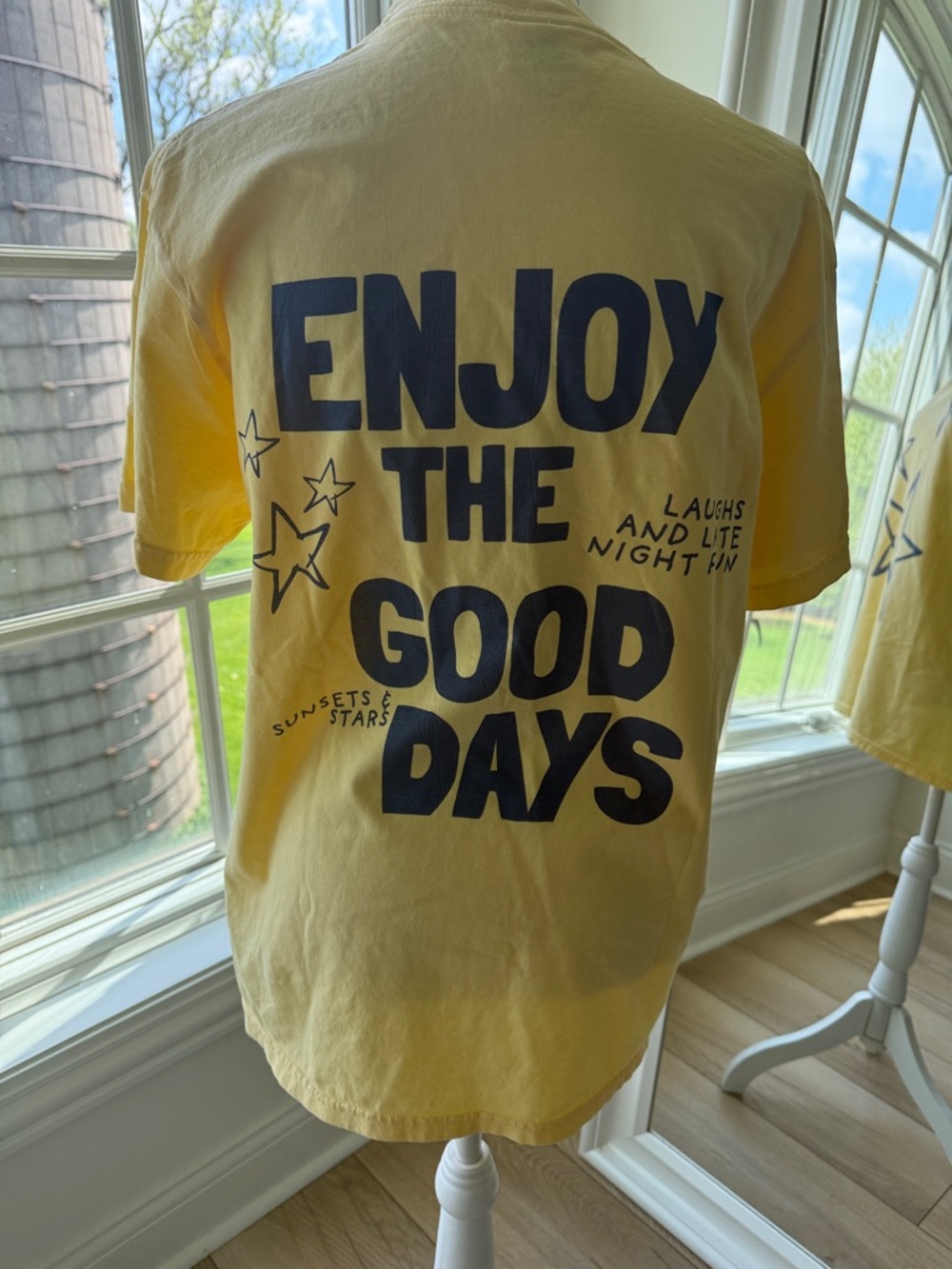 Women’s Yellow Star Graphic Tee - Picture 2 of 4